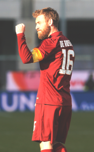 De Rossi continues to battle for AS Roma in midfield. A fantastic servant we've all come to love. 